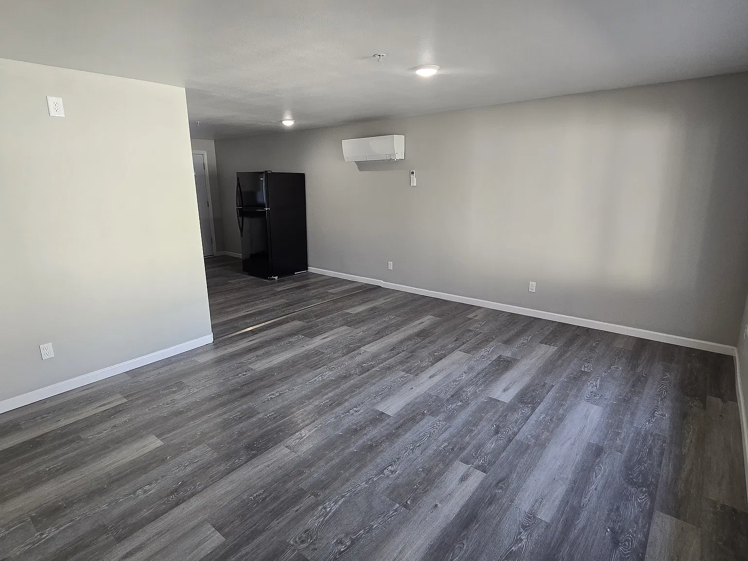 2426 White Ave — Photo 4