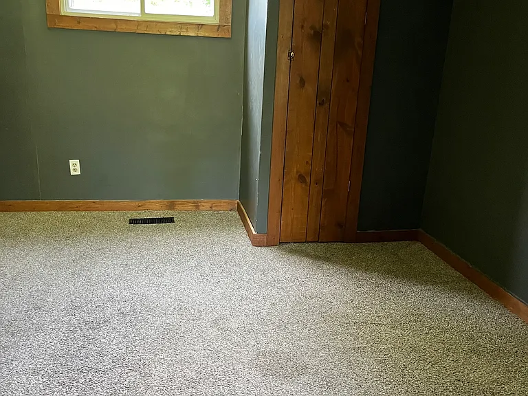1015 W Elm St — Photo 14