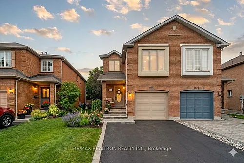 5591 Cosmic Cres Photo 1