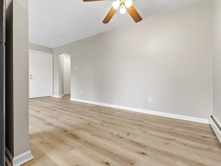 6 Venice St #B6 — Photo 9