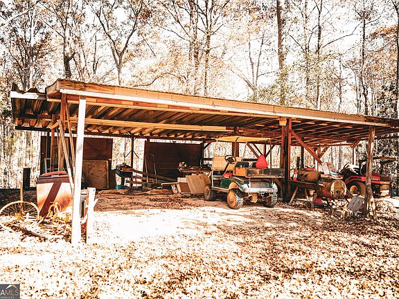 2nd image of 814 Oak Grove Church Rd