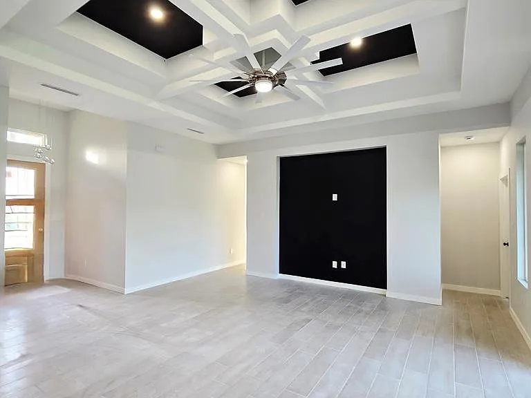 105 Republic Cir — Photo 3