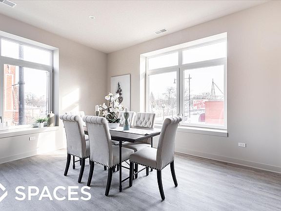 4th image of 4914 N Clark St #403