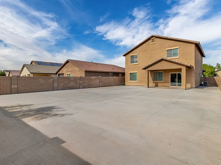 24409 W Sheraton Ln — Photo 43