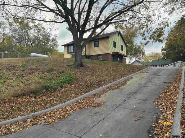 5611 Q St, Omaha, NE 68117