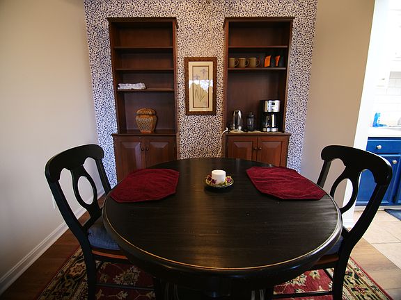 5th image of 811 Highwood Dr APT 811