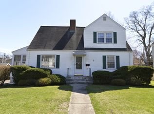 33 Rita Ave, Fairfield, CT 06824