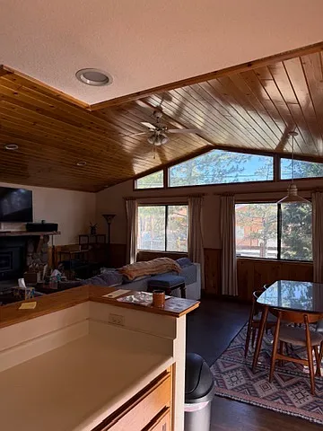 2 bed, 1056 sqft, $2,100 — Photo 4