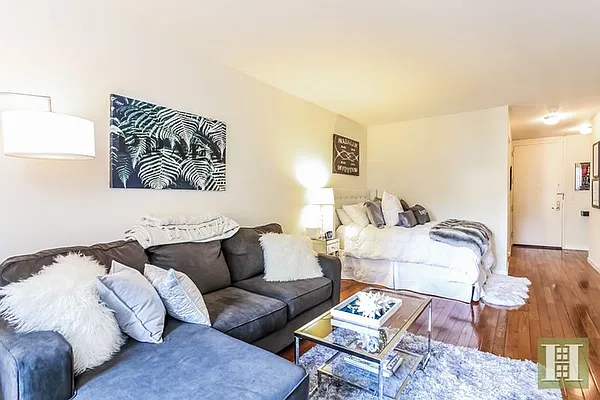 Rented by Halstead Real Estate | media 33