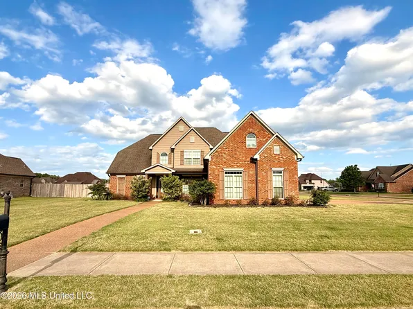 1052 Aquila Cir N, Olive Branch, MS 38654
