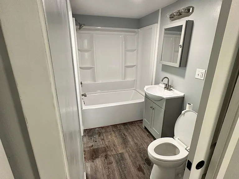541 Mount Hope St #541 — Photo 3