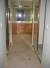 5th image of 600 Ross Cir