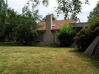 3rd image of 3565 Sunset Dr W