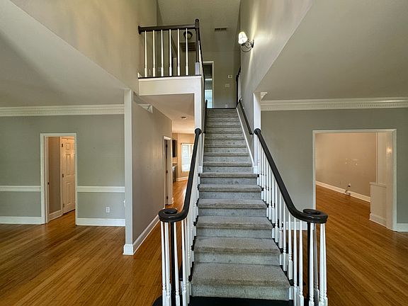 5th image of 8428 Silver Maple Ln