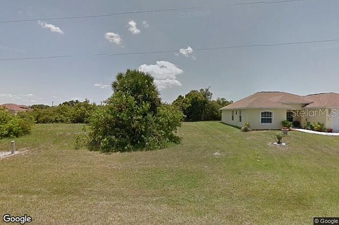 1st image of 385 Sweetwater Dr