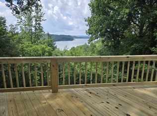 9828 Clydeton Rd, Waverly, TN 37185