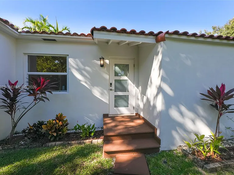 2441 Swanson Ave — Photo 4