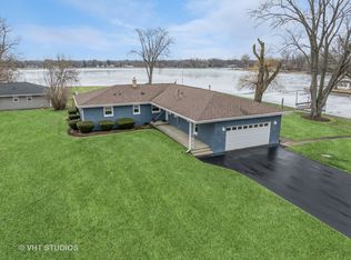 37023 N Stanton Point Rd, Ingleside, IL 60041