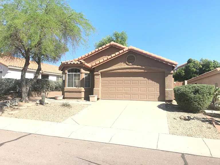 2036 E Windsong Dr — Photo 3
