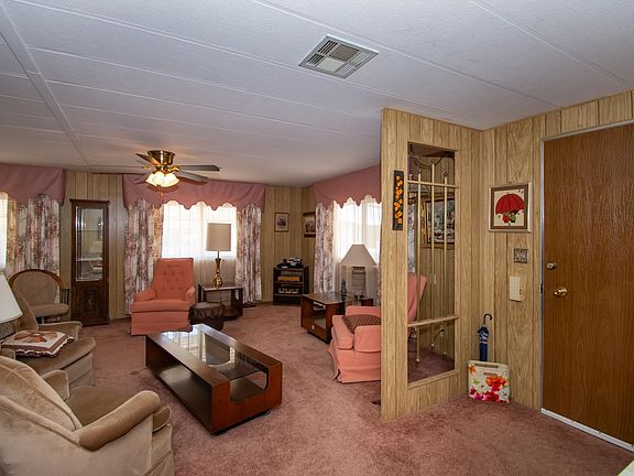 3rd image of 686 W Rainbow Ln