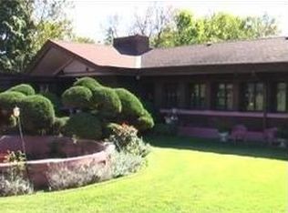 277 Gatesby Rd, Riverside, IL 60546