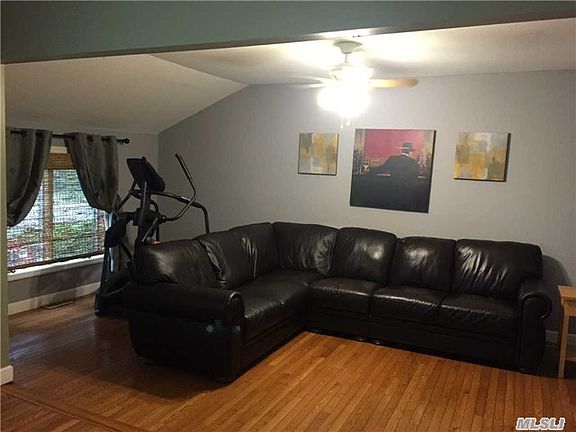 2nd image of 60 Huron St