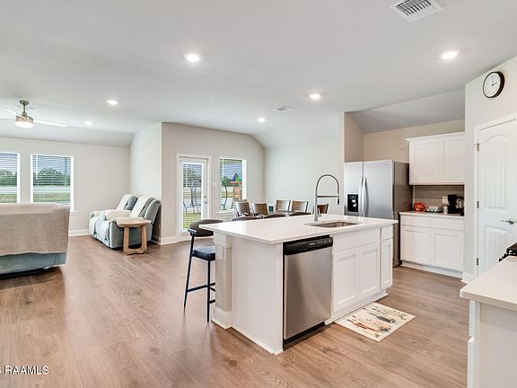 4th image of 120 Eden Ridge Rd