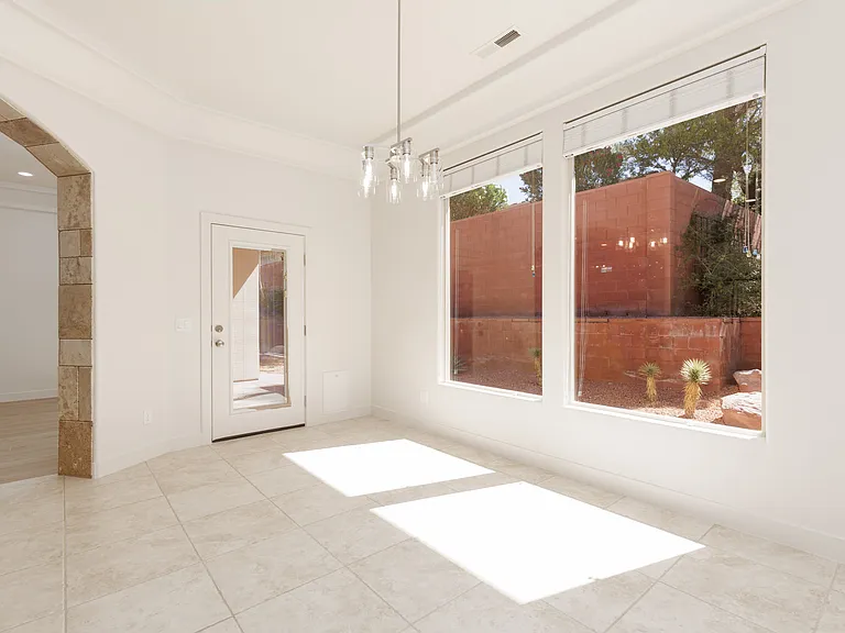 1584 N Raven Ln — Photo 10