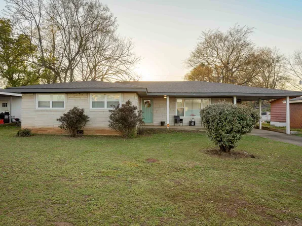 105 Monroe Dr, Tuscumbia, AL 35674
