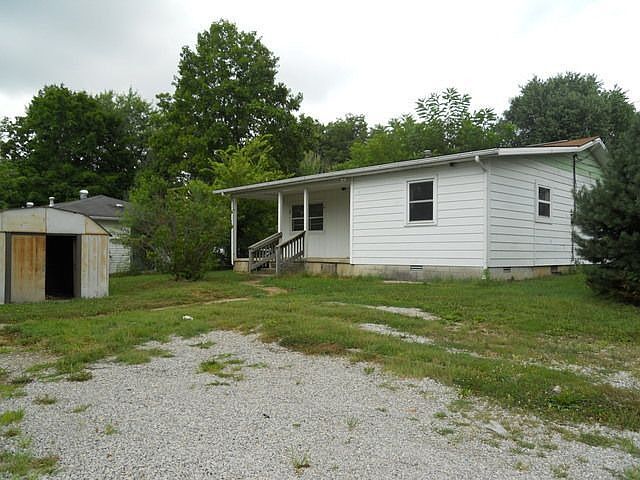 2nd image of 108 Simmons St