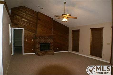 3rd image of 901 Sheline Dr #4