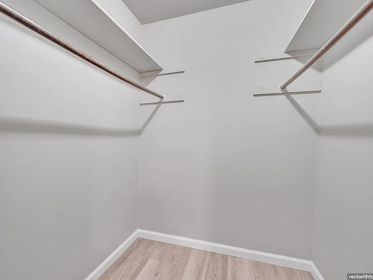 2020 Regency Ct — Photo 8