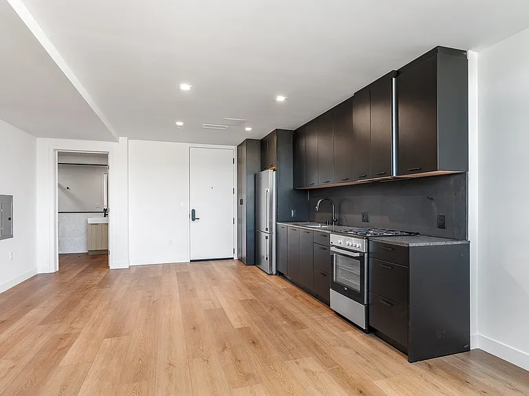 Venue Residences — Photo 56