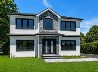118 W Cherry Street, Hicksville, NY 11801