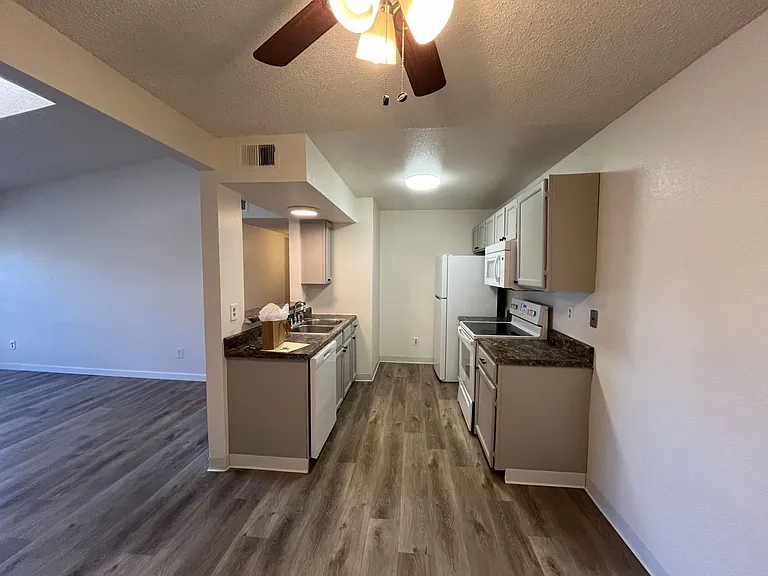 1094 S Dearborn St #308 — Photo 12