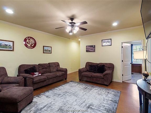 3rd image of 133 Kimber Ln