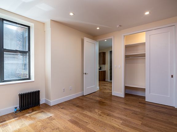 4th image of 941 Washington Ave #462