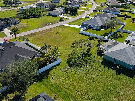 4th image of 242 NW 29th Ave