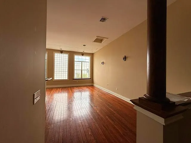 2 bed, 1888 sqft, $2,850 — Photo 4