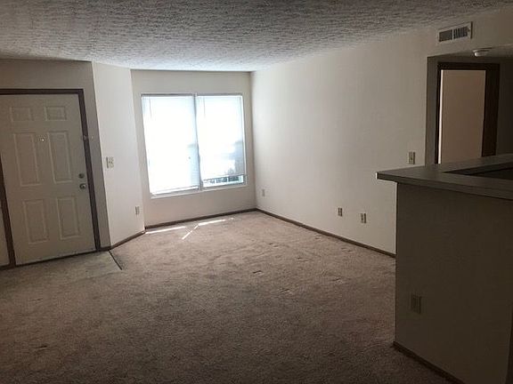 4th image of 5410 Winding Woods Blvd