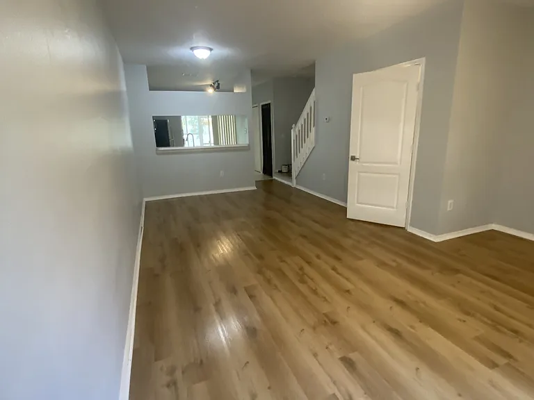 1307 Throckmorton Dr — Photo 7