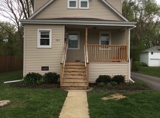 305 W Park Ave APT 201, Libertyville, IL 60048