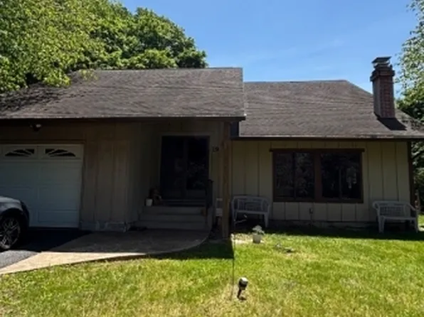 19 Valley Rd, Manalapan Twp., NJ 07726
