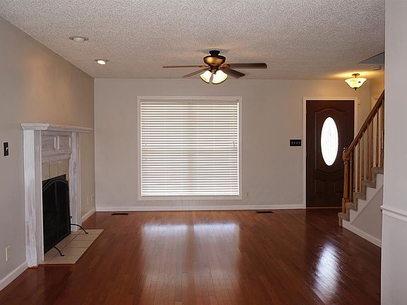 2nd image of 1051 Beck Cir