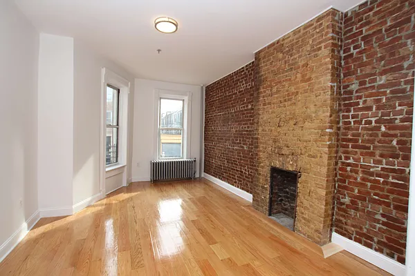 Rented by Nooklyn NYC LLC | media 23