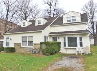 38291 Lake Shore Blvd, Willoughby, OH 44094