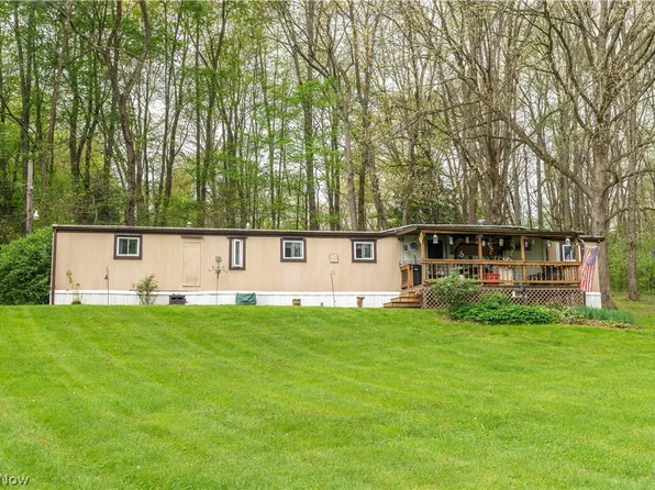 3291 Magnolia Rd NW, Magnolia, OH 44643