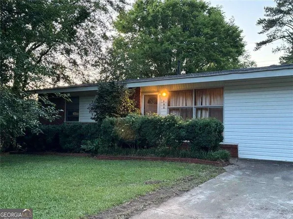 602 Melrose Dr, Forest Park, GA 30297