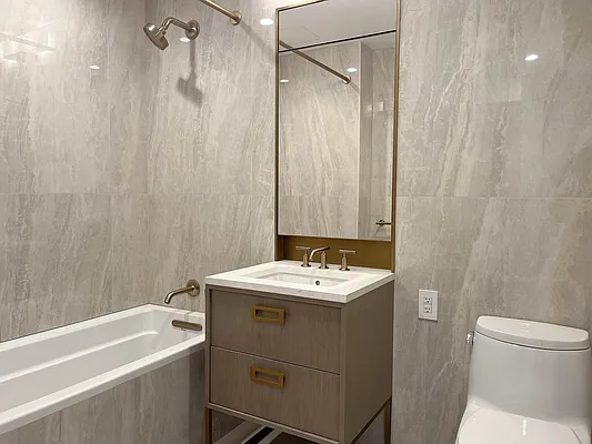 Rented by USWOO Realty | media 10