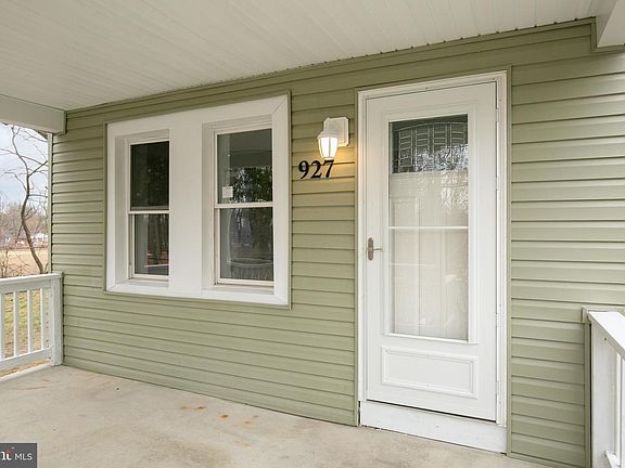 2nd image of 927 Engard Ave